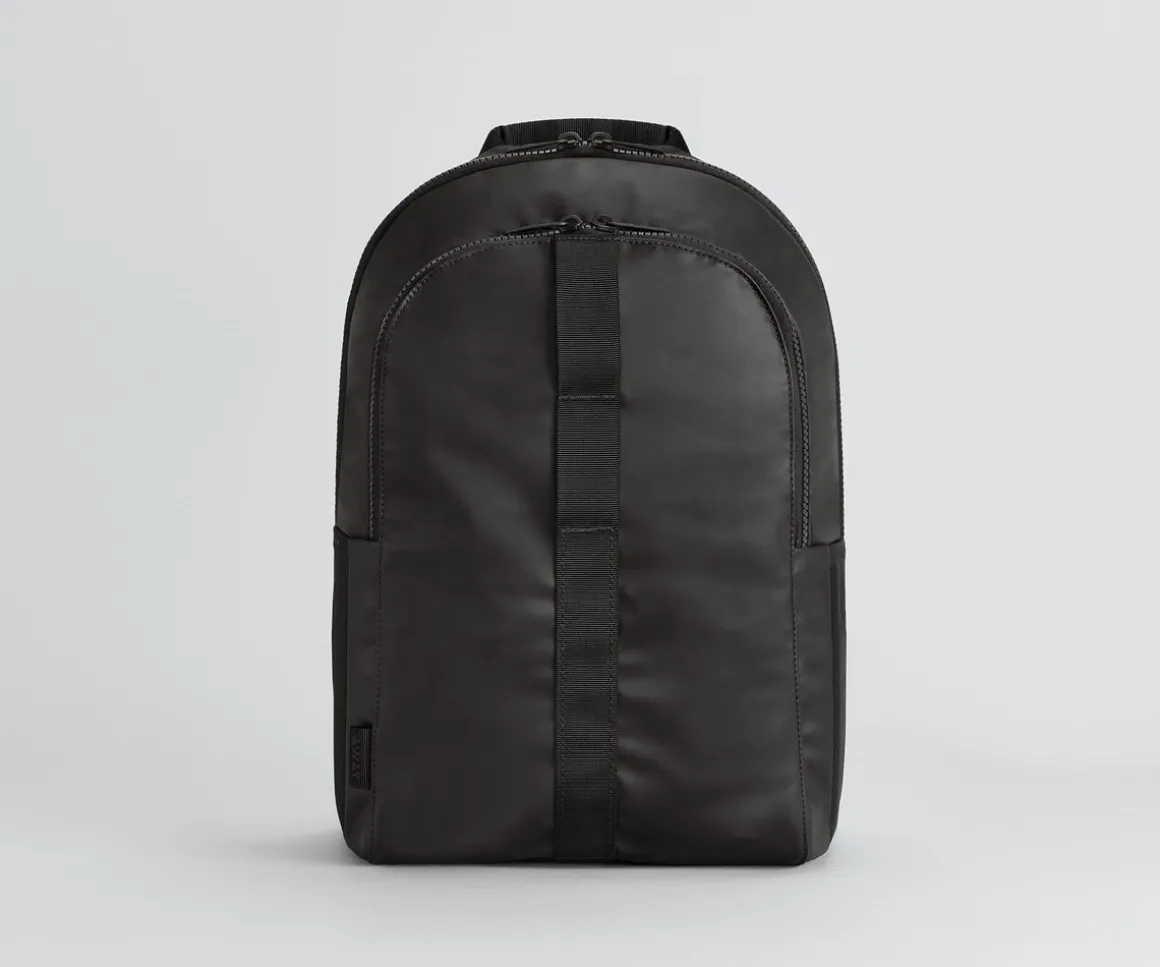 Active Backpack 26L in Jet Black