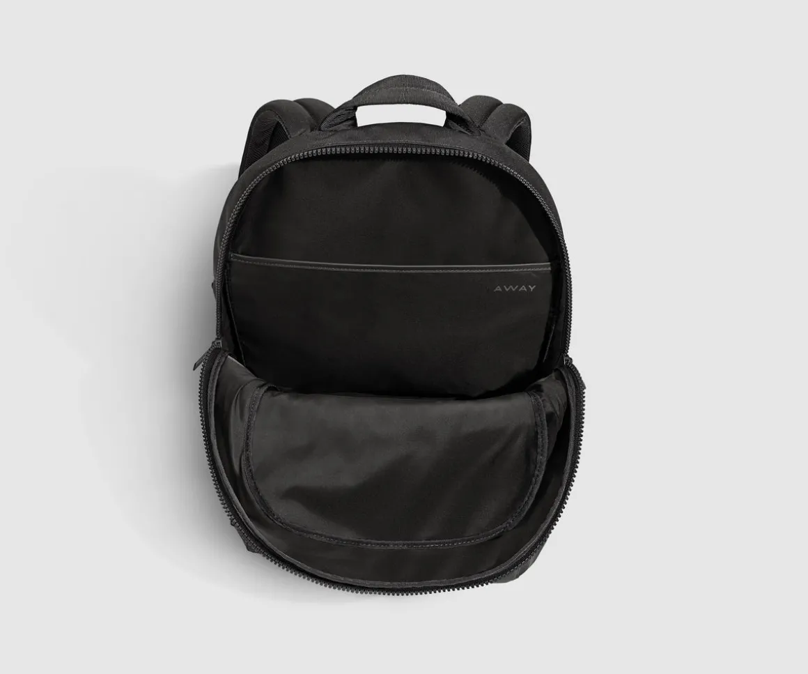 Active Backpack 26L in Jet Black