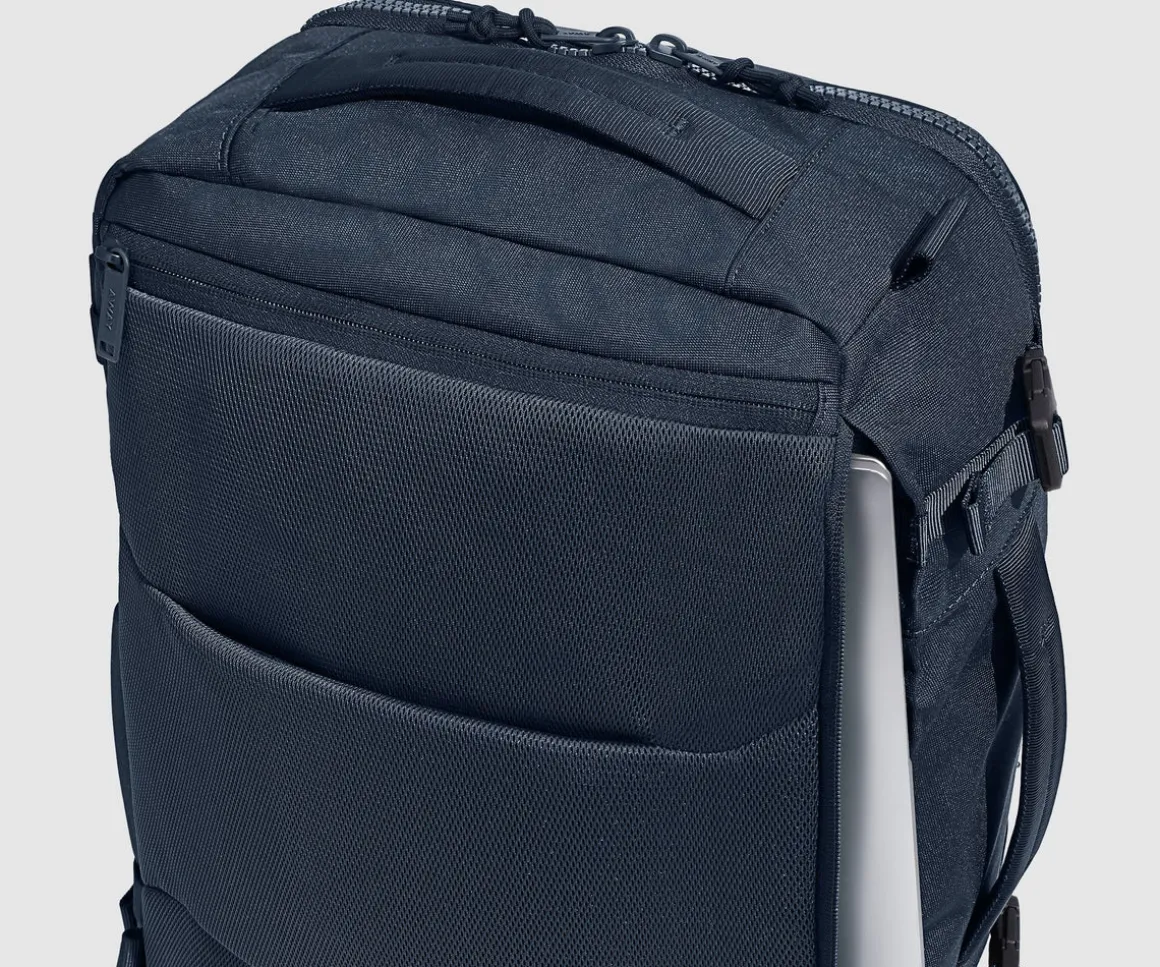 Active Convertible Backpack 25L in Navy Blue